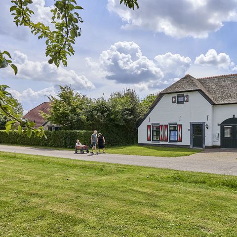 Group accommodation 13 persons - Luxury Child Friendly