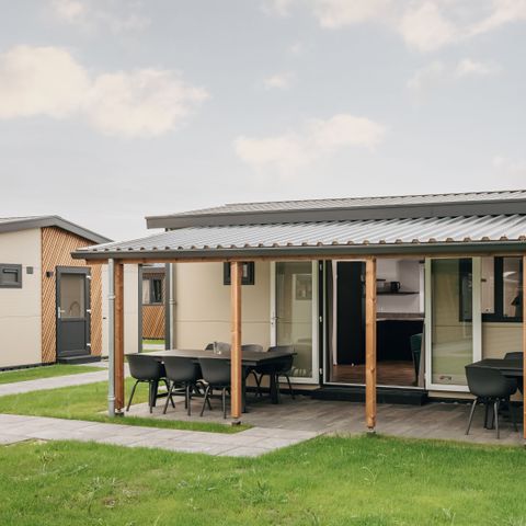 HOUSE 12 people - Bird nesting site (3 semi-detached bungalows)