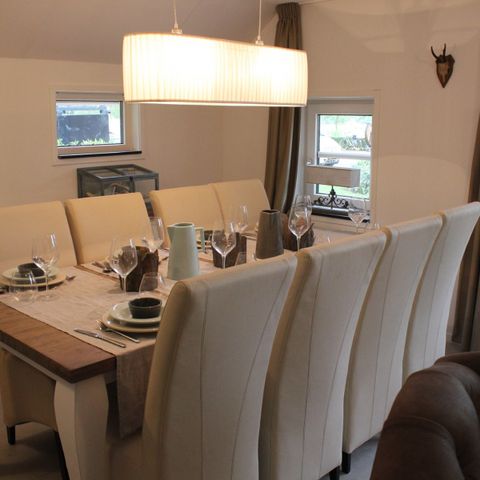 HOUSE 8 people - Secret of Otterlo