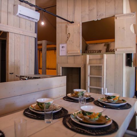 CANVAS AND WOOD TENT 6 people