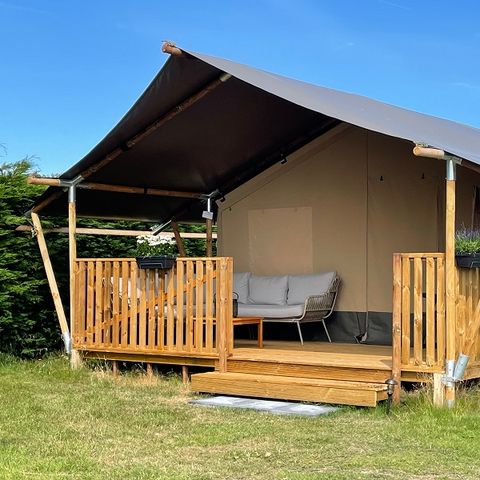 CANVAS AND WOOD TENT 4 people