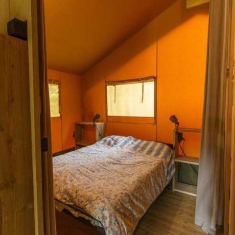 Canvas and wooden tent 4 persons