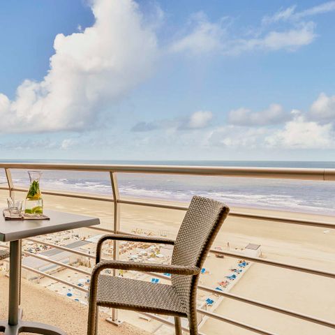 APARTMENT 4 people - Comfort | Bedroom - Sleeping area | Balcony - Sea view