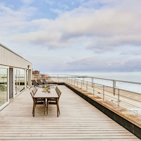 Group apartment 10 persons - Unique penthouse with sea view