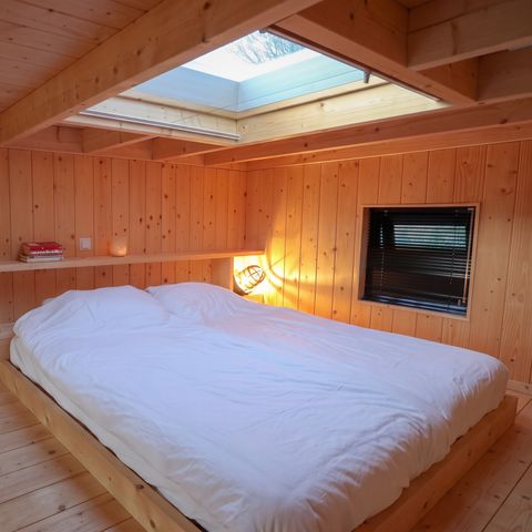 UNUSUAL ACCOMMODATION 2 people