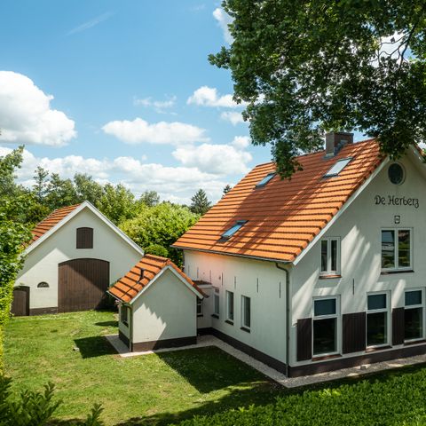 Group accommodation 20 persons - The Inn | Private Cinema & Sauna