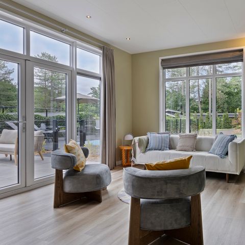 LODGE 10 people - with private dipping pool and guest house