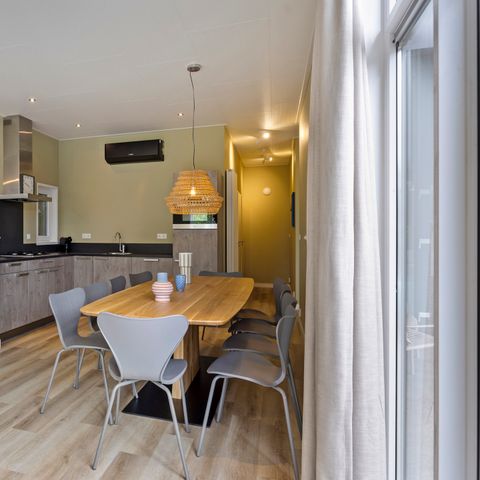 LODGE 10 people - with private dipping pool and guest house