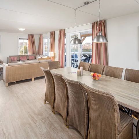Group accommodation 10 persons - Watervilla 10A