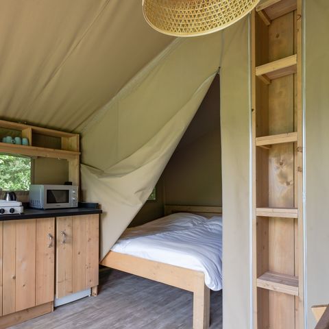 Canvas and wooden tent 5 persons - the Reeënsprong (3+2)