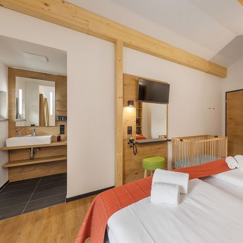 HOUSE 12 people - Exclusive AG1434