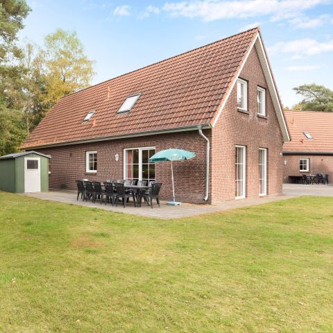 HOUSE 12 people - 12A