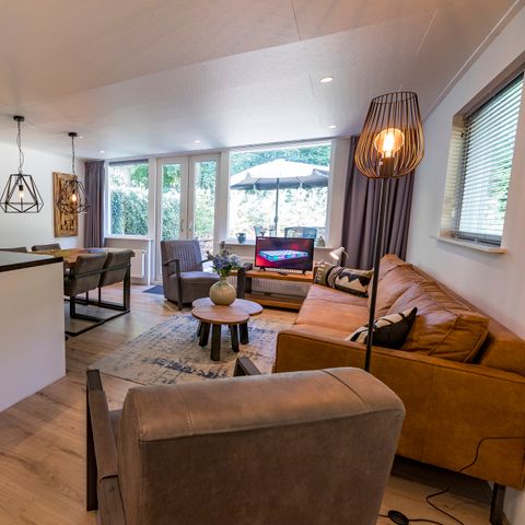 BUNGALOW 6 people - with hot tub or Jacuzzi and sauna