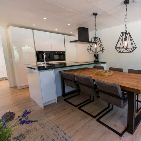 BUNGALOW 6 people - with hot tub or Jacuzzi and sauna