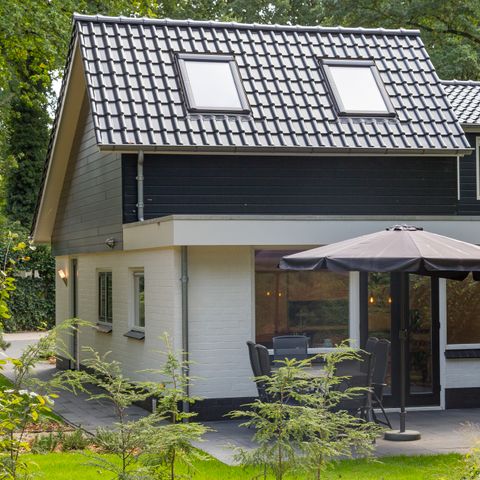 BUNGALOW 6 people - with hot tub or Jacuzzi and sauna