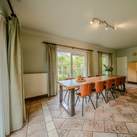 House 10 persons