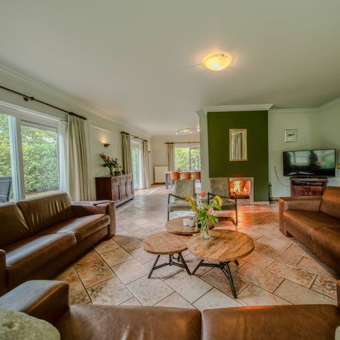 House 10 persons