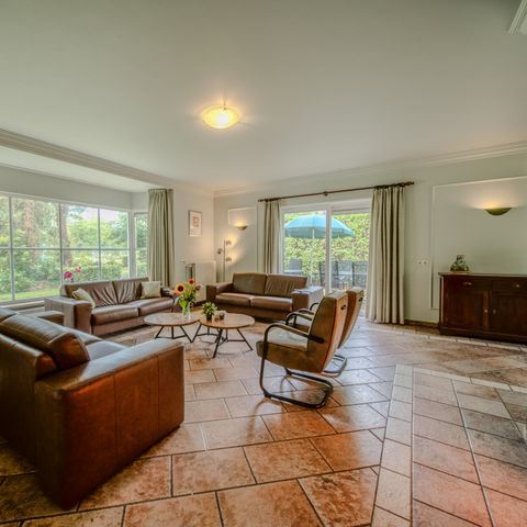 House 10 persons