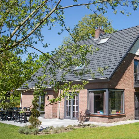 HOUSE 23 people - 2Family villa De Reest