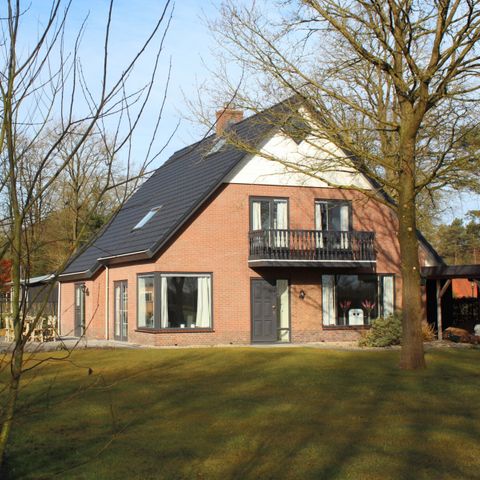 HOUSE 23 people - 2Family villa De Reest