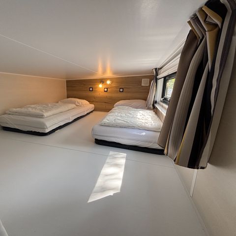 UNUSUAL ACCOMMODATION 4 people