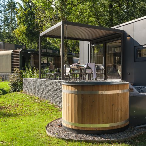 Lodge 4 persons - Saucer with hot tub