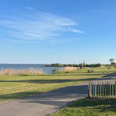 Pitch - Comfort by the water