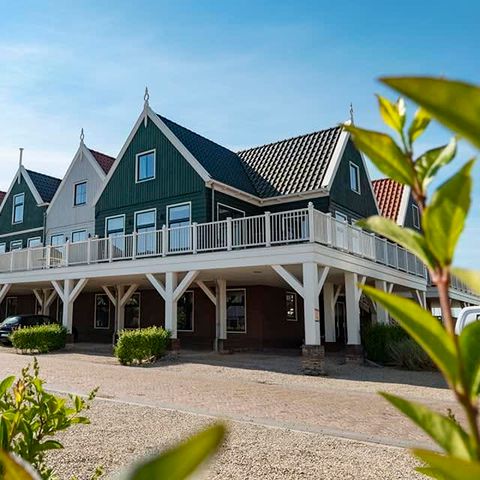 Group accommodation 12 persons - South Sea