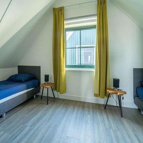 Group accommodation 12 persons - South Sea