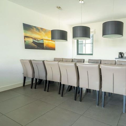 HOUSE 12 people - South Sea