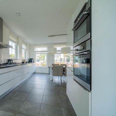 HOUSE 12 people - West Tower