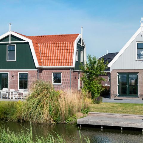 HOUSE 12 people - West Tower