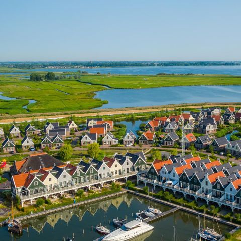 HOUSE 12 people - Coin Switched