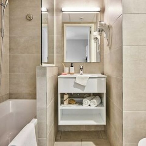APARTMENT 6 people - Family suite