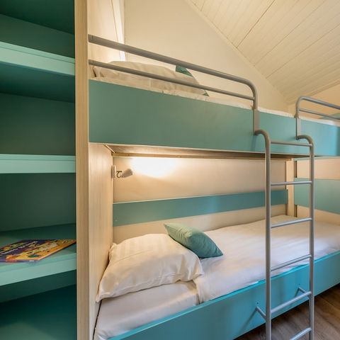 HOUSE 18 people - Premium AR1217