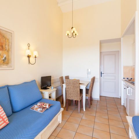 APARTMENT 4 people - - 1 sleeping alcove - Terrace or balcony