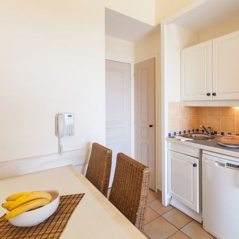 APARTMENT 4 people - - 1 sleeping alcove - Terrace or balcony - Sea view