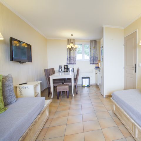 Apartment 6 persons - - 1 bedroom + 1 sleeping alcove - Terrace or balcony - Sea view