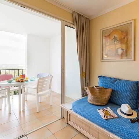 Apartment 4 persons - 1 sleeping area - Terrace or balcony - Air-conditioned