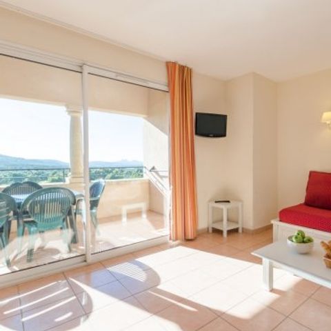 Apartment 6 persons - Flat 6 people - 1 bedroom + 1 sleeping area - Balcony (PO26)