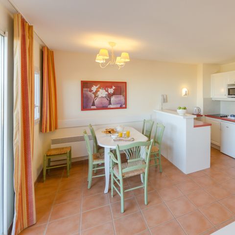 APARTMENT 5 people - - 1 bedroom - Balcony