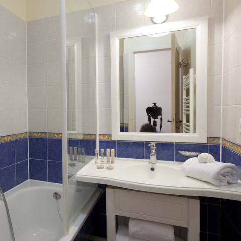 APARTMENT 4 people - - 1 bedroom - Balcony - Lake District