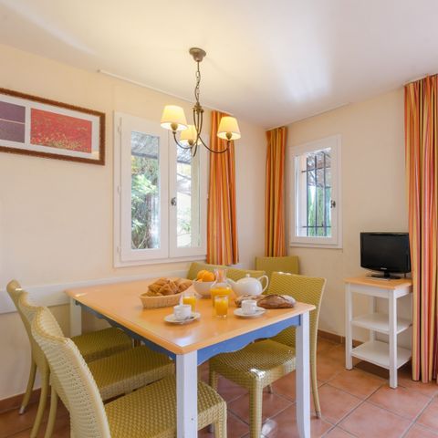 Apartment 8 persons - - 2 bedrooms + 1 sleeping alcove - Balcony