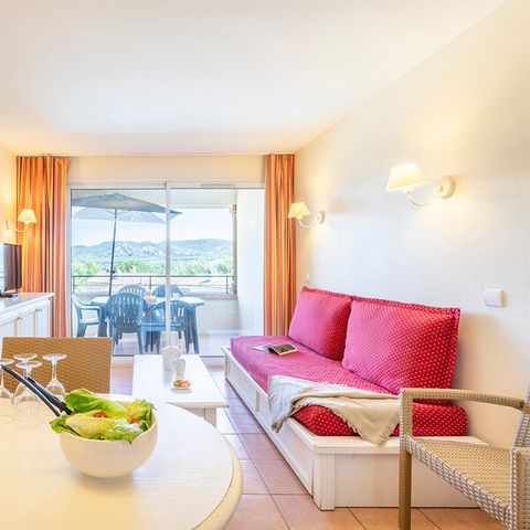 Apartment 6 persons - 1 BEDROOM + 1 SLEEPING AREA - TERRACE OR BALCONY