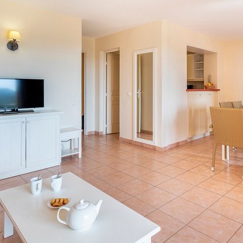 Apartment 8 persons - 2 BEDROOMS + 1 SLEEPING AREA - BALCONY - AIR-CONDITIONED