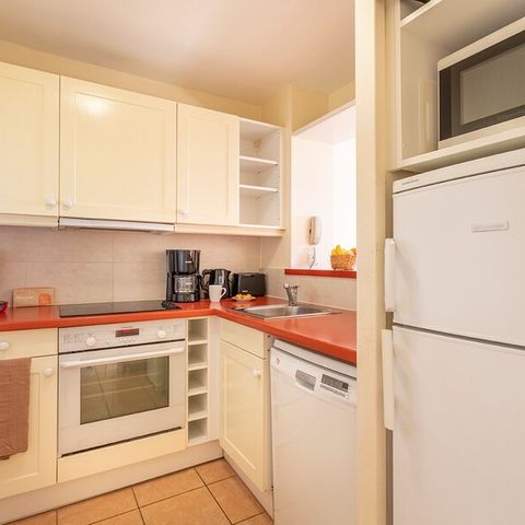 Apartment 8 persons - 2 BEDROOMS + 1 SLEEPING AREA - BALCONY - AIR-CONDITIONED