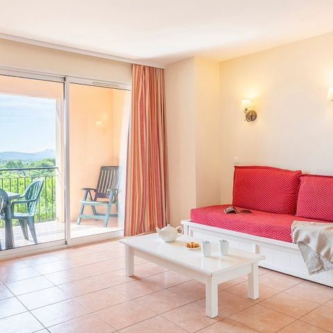 Apartment 8 persons - Flat sleeps 8 - 2 bedrooms + 1 sleeping area - Balcony