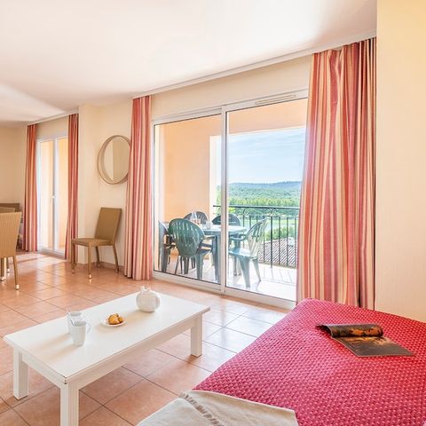 Apartment 8 persons - Flat sleeps 8 - 2 bedrooms + 1 sleeping area - Balcony
