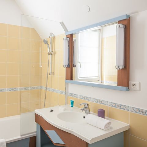 BUNGALOW 8 people - - 2 bedrooms + 1 sleeping alcove - Terrace