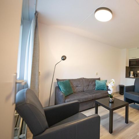 APARTMENT 2 people